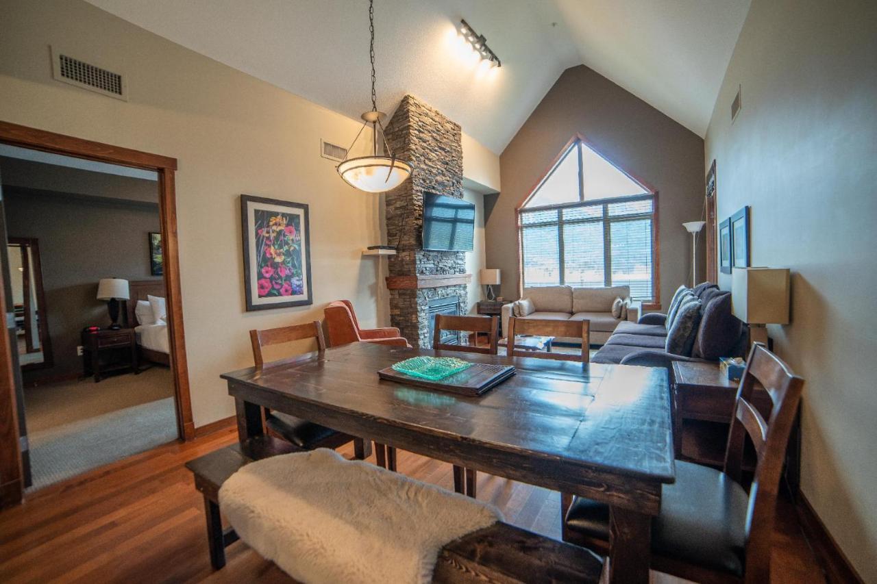 Spacious Penthouse Suite-King Beds-Pool & Hot Tub Canmore Exterior foto