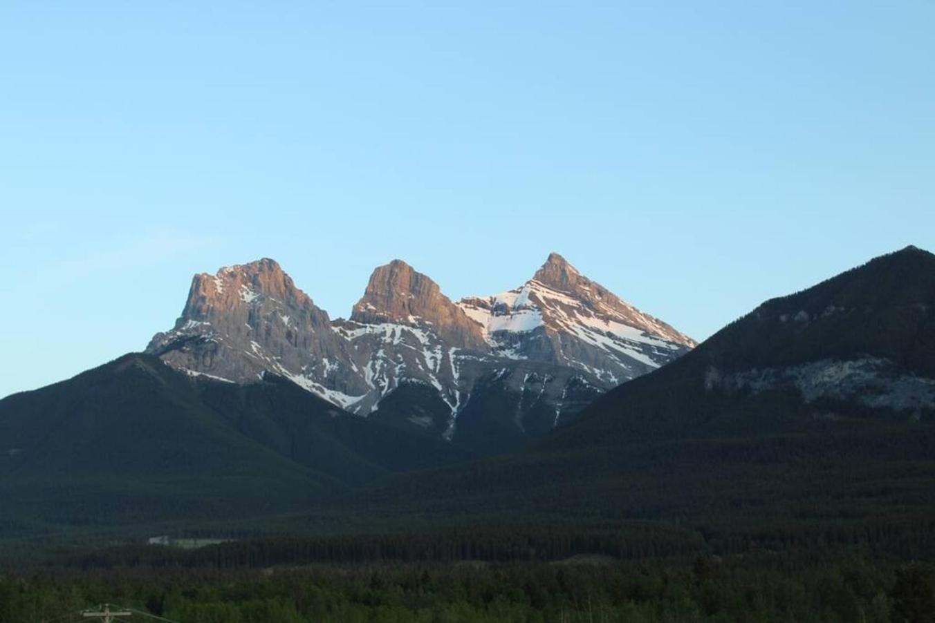 Spacious Penthouse Suite-King Beds-Pool & Hot Tub Canmore Exterior foto